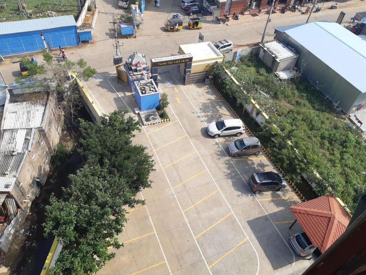 德万什巴努dbr酒店 斯里卡拉哈斯蒂 外观 照片