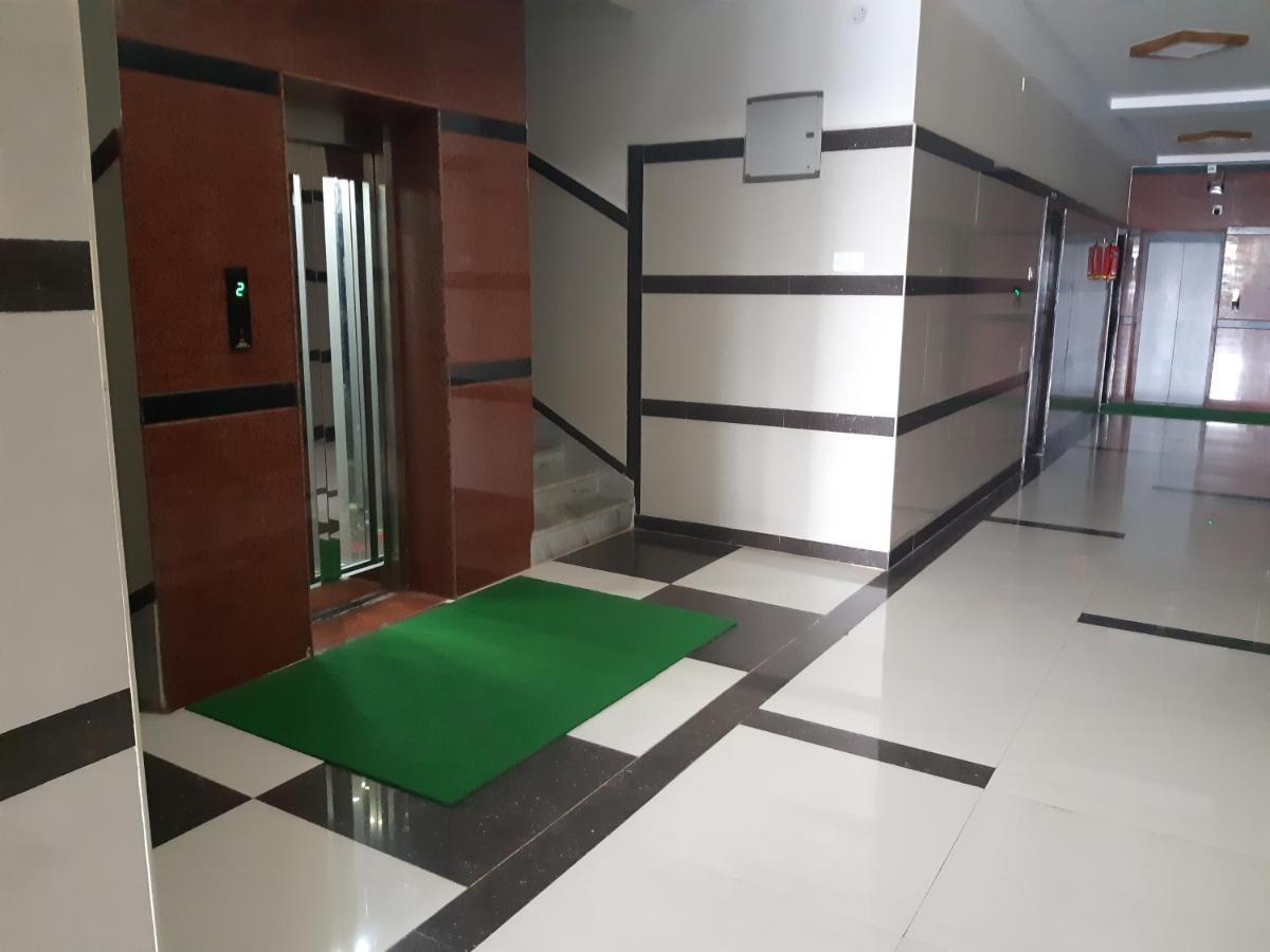 德万什巴努dbr酒店 斯里卡拉哈斯蒂 外观 照片