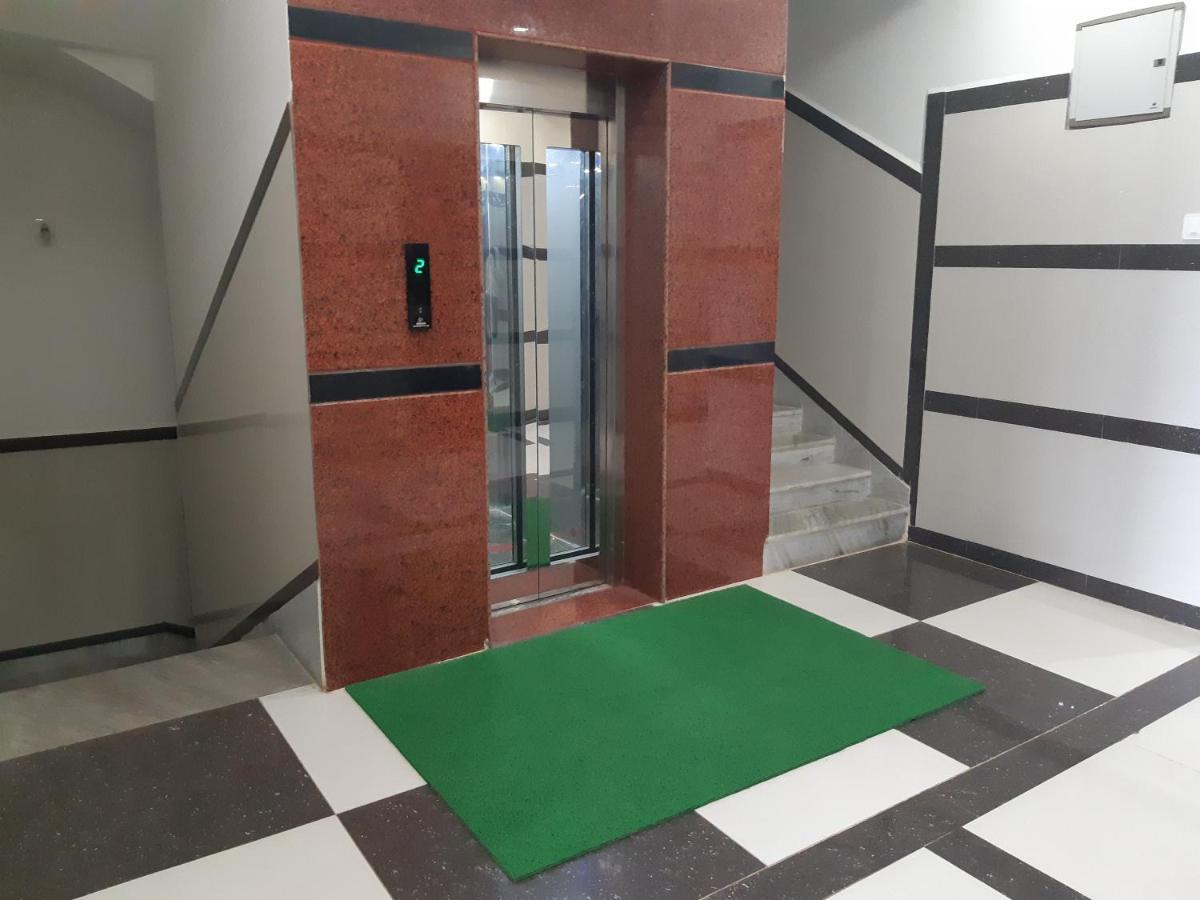 德万什巴努dbr酒店 斯里卡拉哈斯蒂 外观 照片